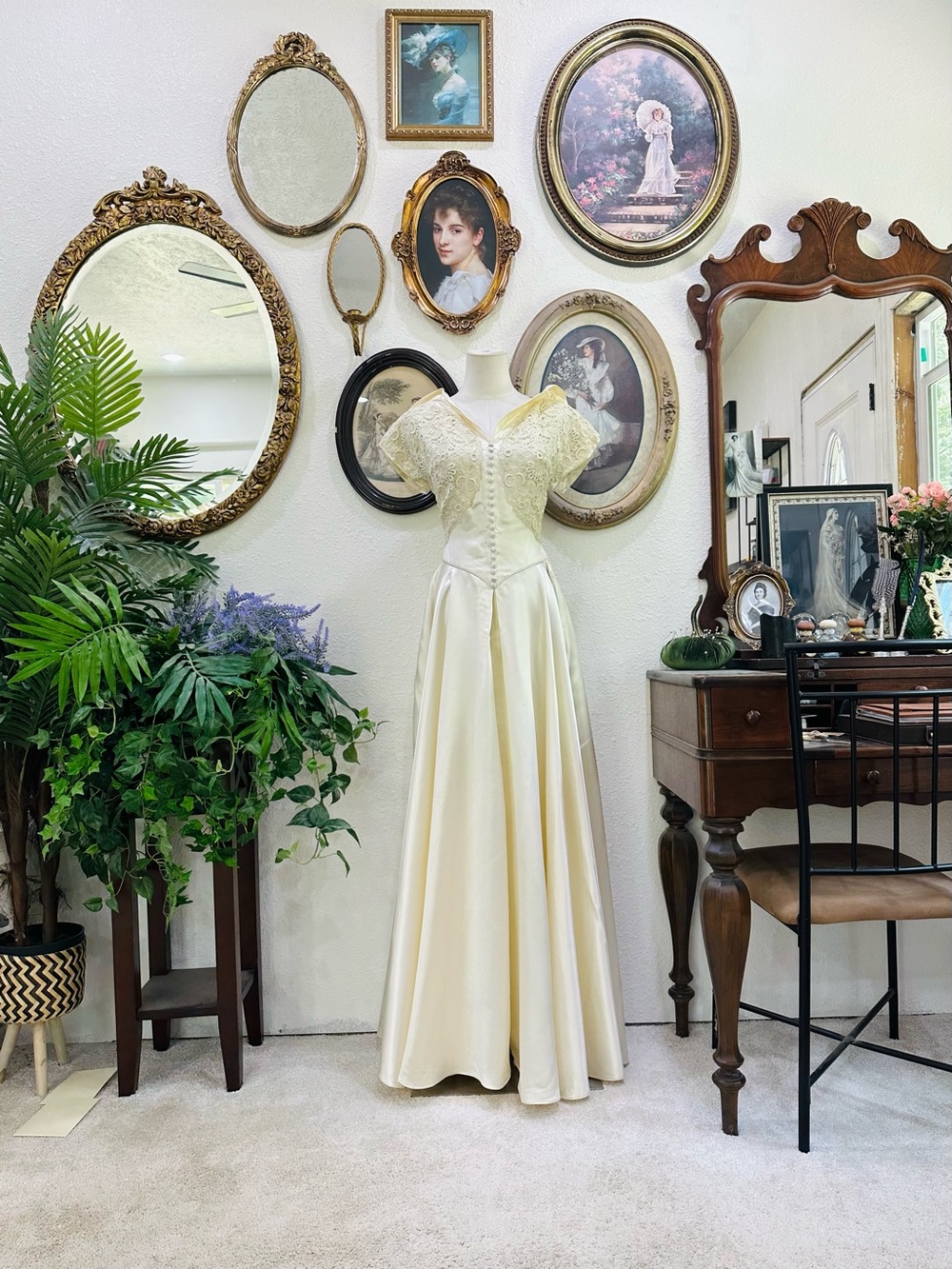 Ivory Satin Vintage-Style Evening Gown